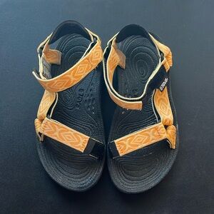 TEVA Women's Hurricane Yellow Sandals Size 7